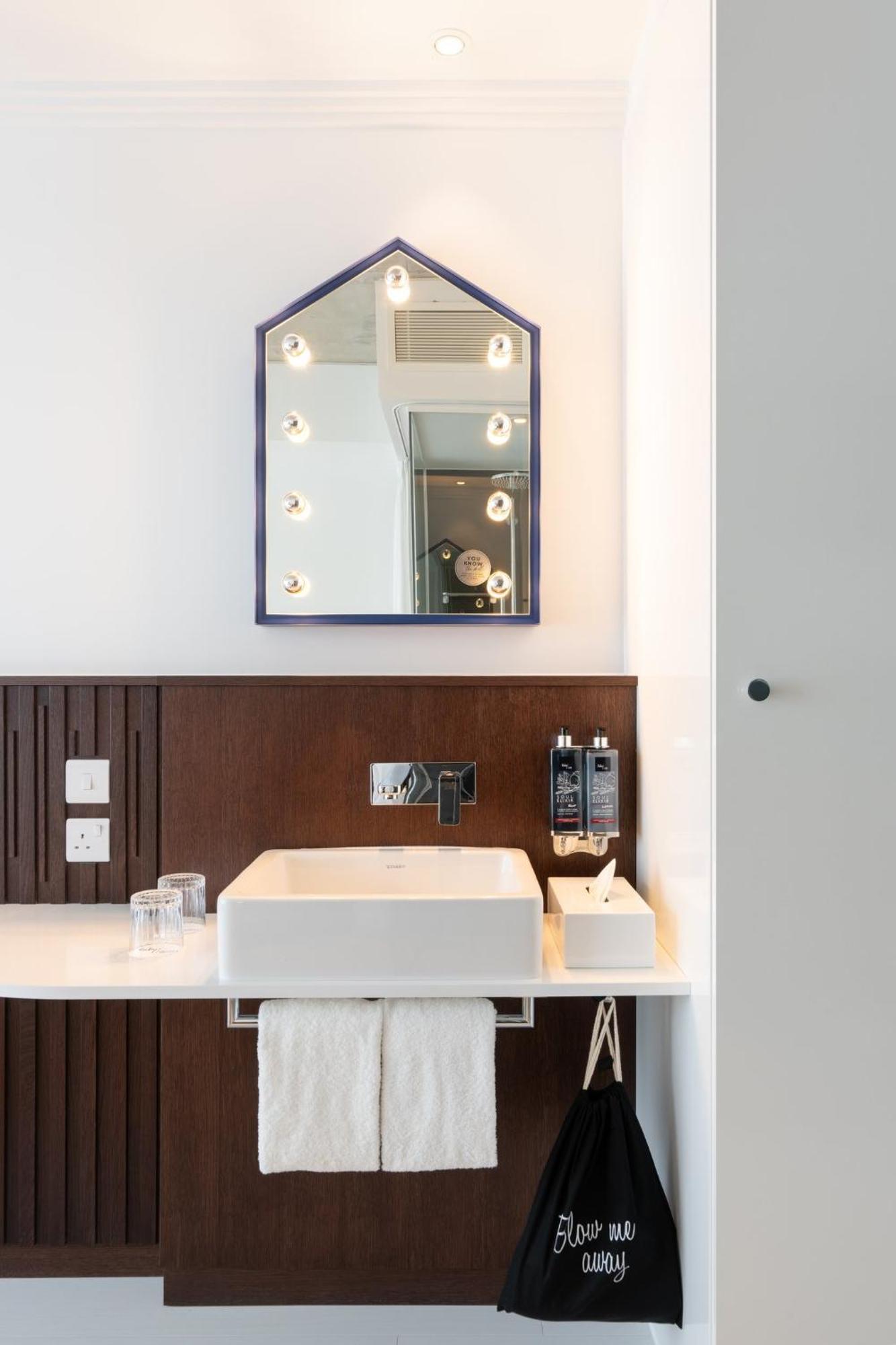 Ruby Zoe Hotel London Eksteriør bilde